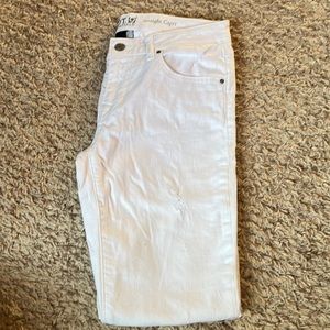 Size 4 straight capris from Apt 9
